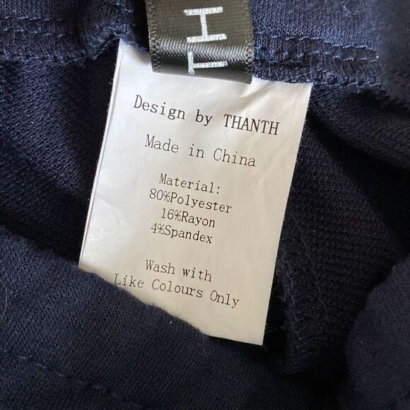 🔥3/$20🔥 Navy blue capri sweatpants size XS/S - Picture 8 of 9